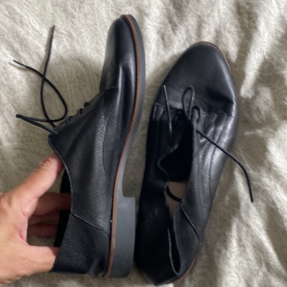 Black leather lace-up shoes size 8.5, Aldo - Picture 4 of 5